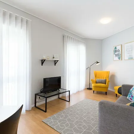 Gaia Metro-2 Bedrooms Appartamento *